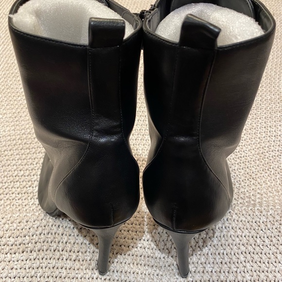 Sexy little black lace up pointy toe 👢 boot - Picture 2 of 4